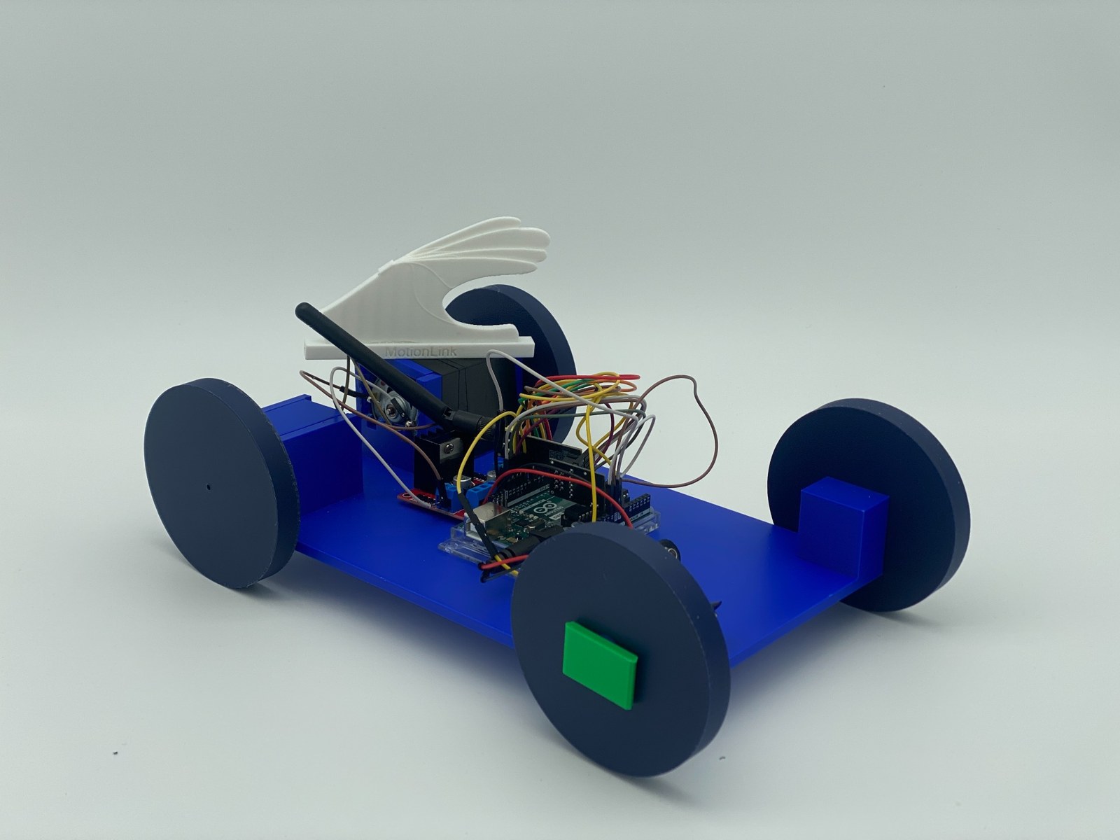 Motionlink gesture controlled car, photograph 1